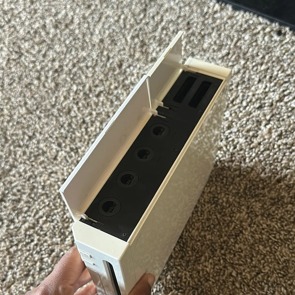 Nintendo Wii Gaming Console in Classic White